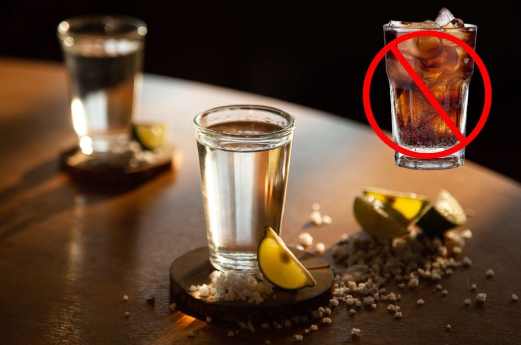 No todos los refrescos son buenos para preparar un coctel o bebida con alcohol; estos son los peores, según Profeco.