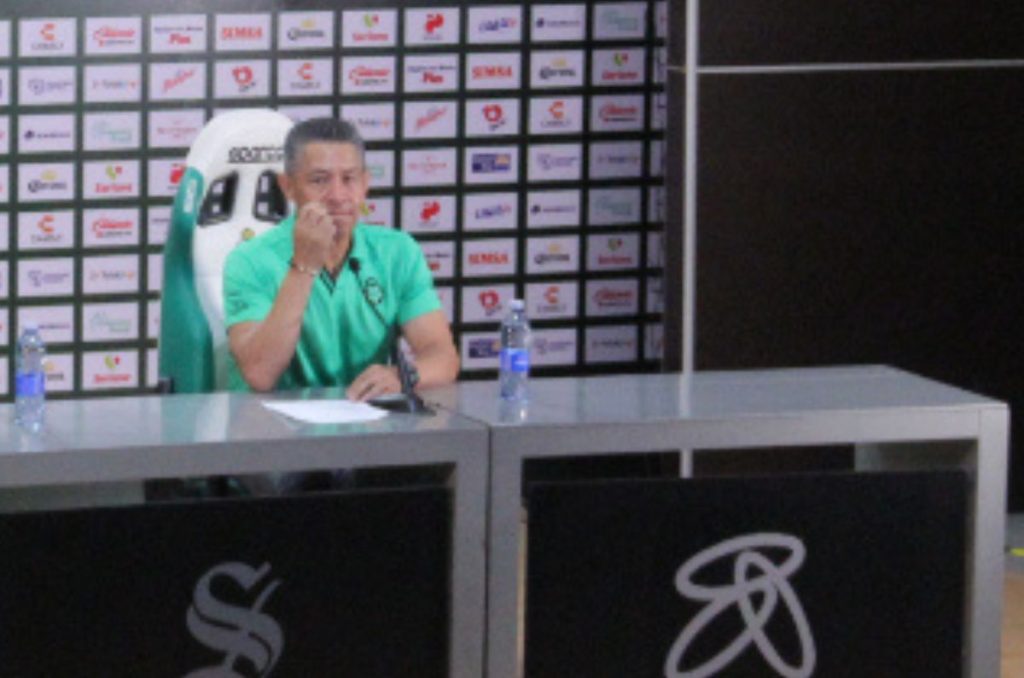 Nacho Ambriz quiere viejos conocidos del León campeón para Santos Laguna; los laguneros ya preparan su nueva cara para el Apertura 2024.