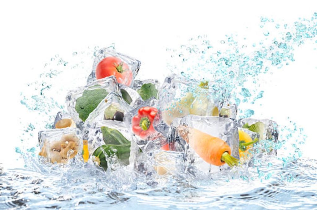 La ultracongelación es una técnica de congelación rápida que se emplea en los alimentos para conservar su sabor, textura y propiedades originales.