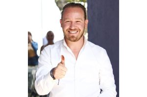 Santiago Taboada acude a votar en CDMX