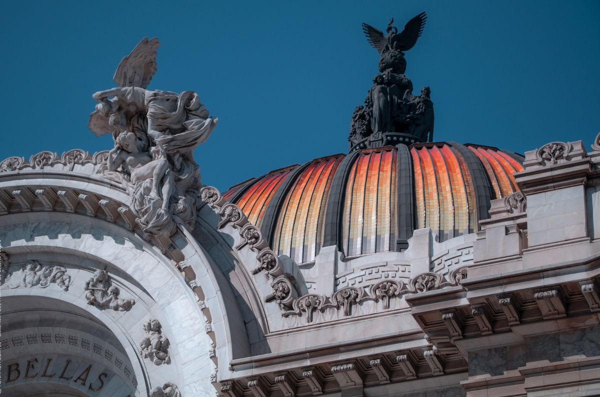 Lánzate a las visitas guiadas GRATIS en el Palacio de Bellas Artes