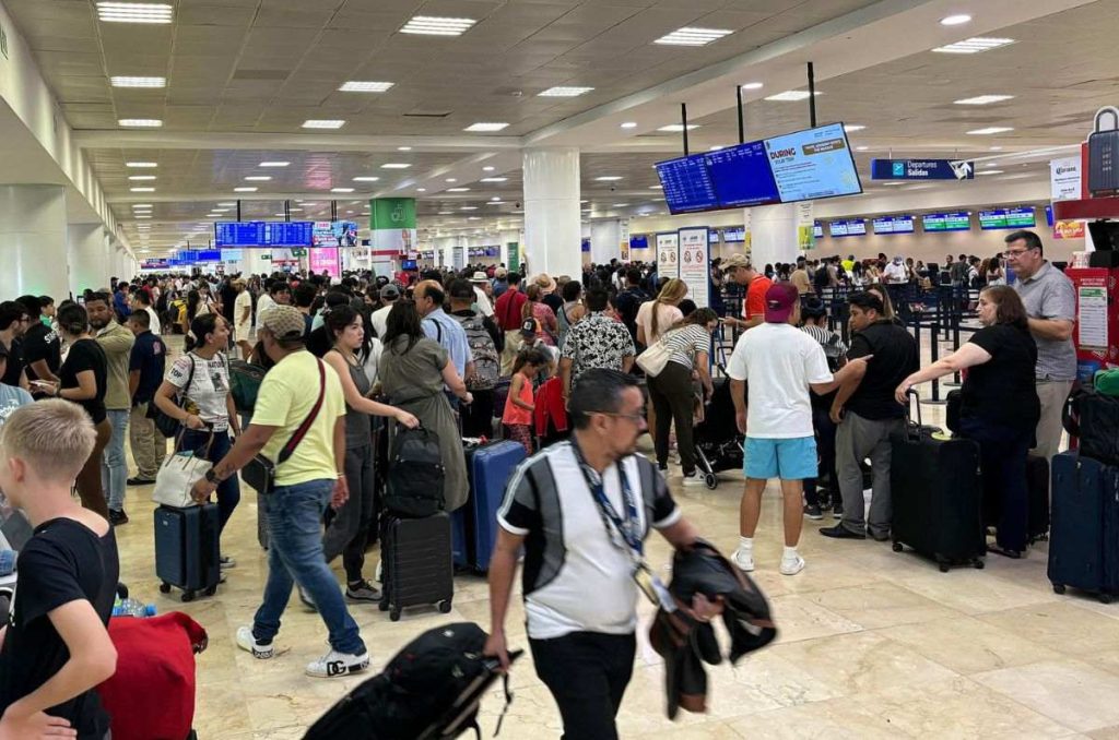 El estado de Quintana Roo emitió este miércoles una alerta amarilla, que indica un peligro moderado, ante la cercanía del huracán Beryl.