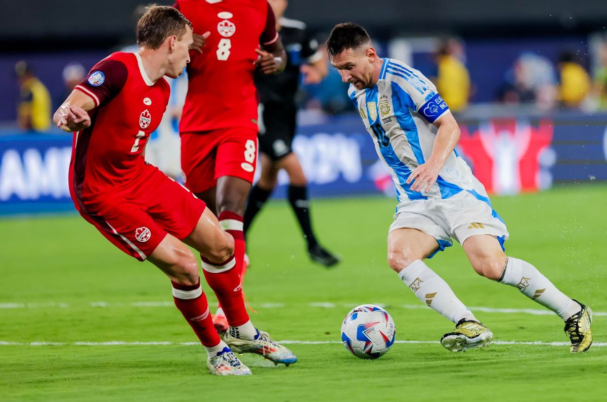 Argentina se convierte en el primer invitado a la final de la Copa América, tras imponerse a un meritorio conjunto de Canadá por 2-0. / EFE