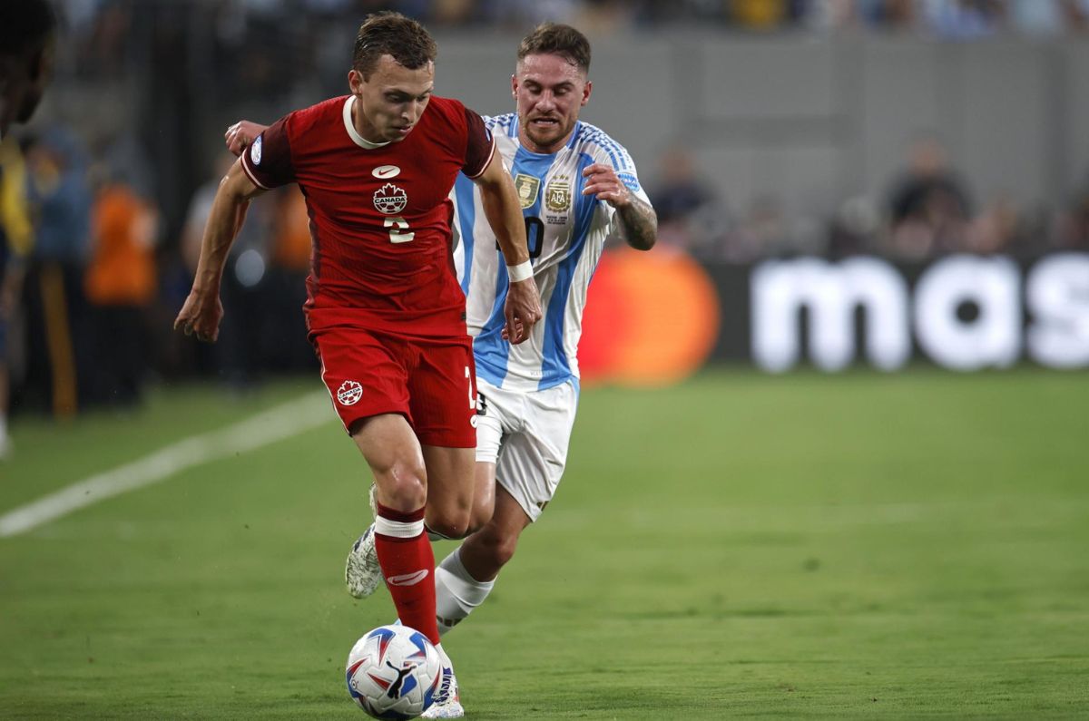 Argentina se convierte en el primer invitado a la final de la Copa América, tras imponerse a un meritorio conjunto de Canadá por 2-0. / EFE