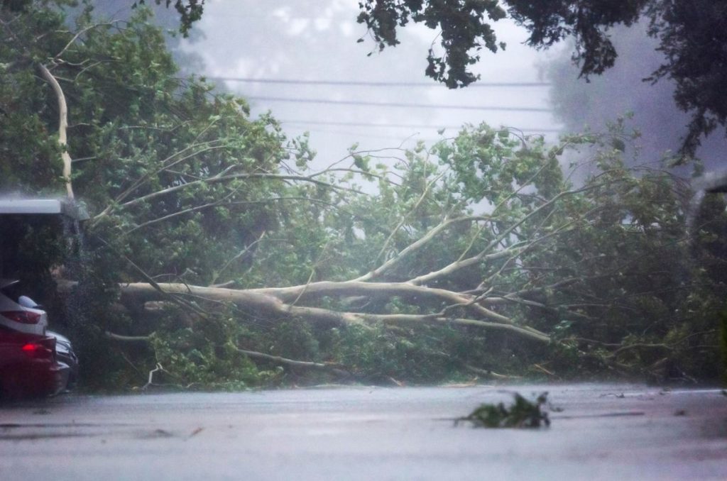 La ahora tormenta tropical Beryl se ha cobrado este lunes al menos dos muertos en Texas, ha dejado sin electricidad a más de 2,5 millones de personas.