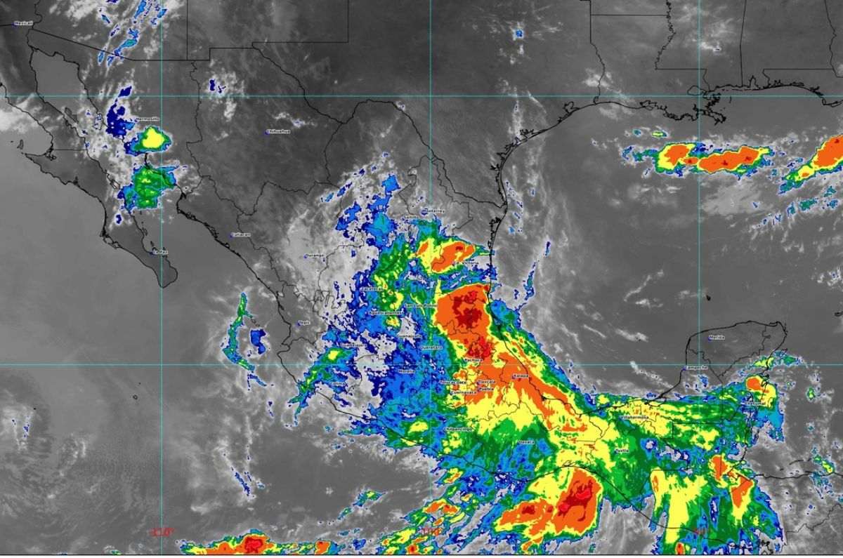 Ciclón Chris se degrada a depresión tropical, pero causa lluvias en su paso por México