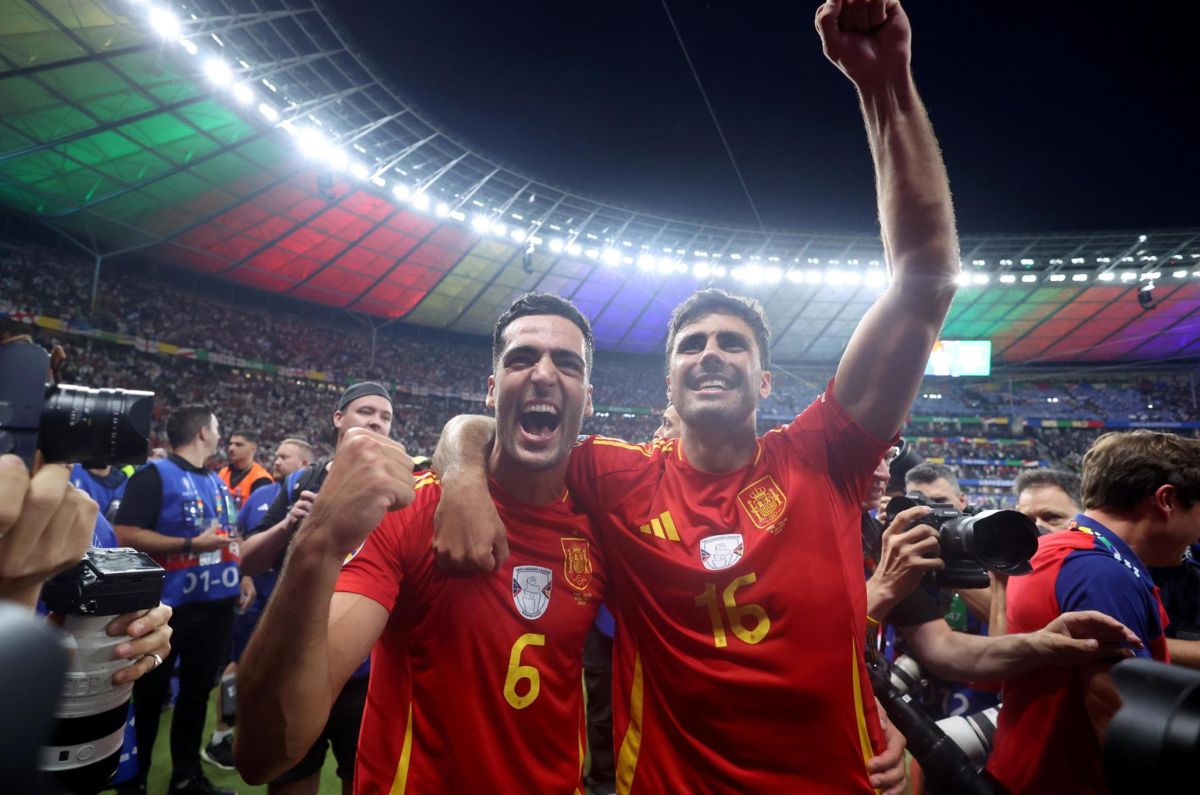 España logra su cuarta Eurocopa al vencer a Inglaterra 2-1