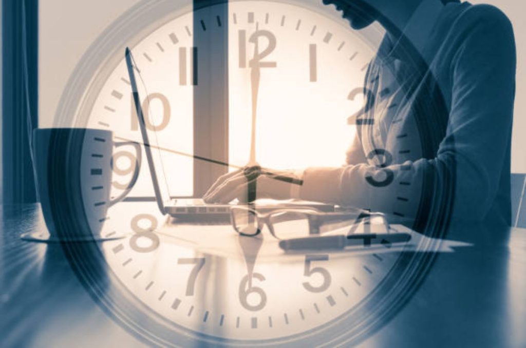 Continúa sobre la mesa la reforma laboral que busca reducir de 48 a 40 horas de trabajo semanales en México; conoce más de la iniciativa.