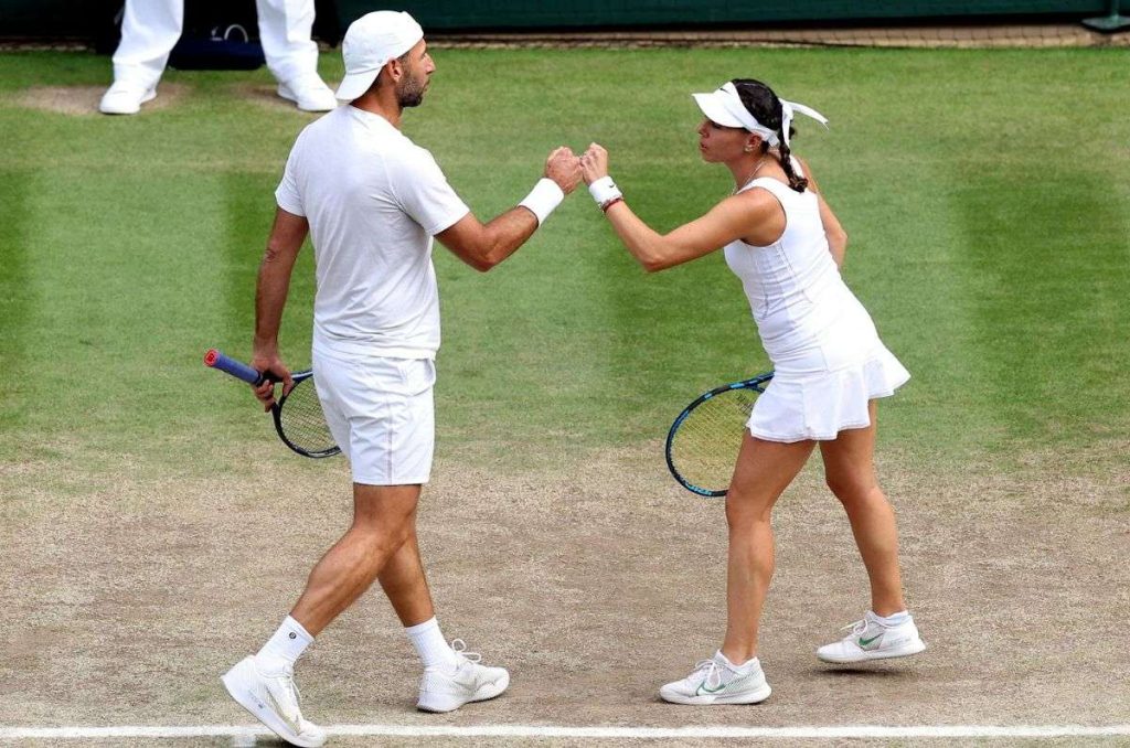 ¡Histórico! Los mexicanos Santiago González y Giuliana Olmos clasificaron a la final del dobles mixto de Wimbledon.