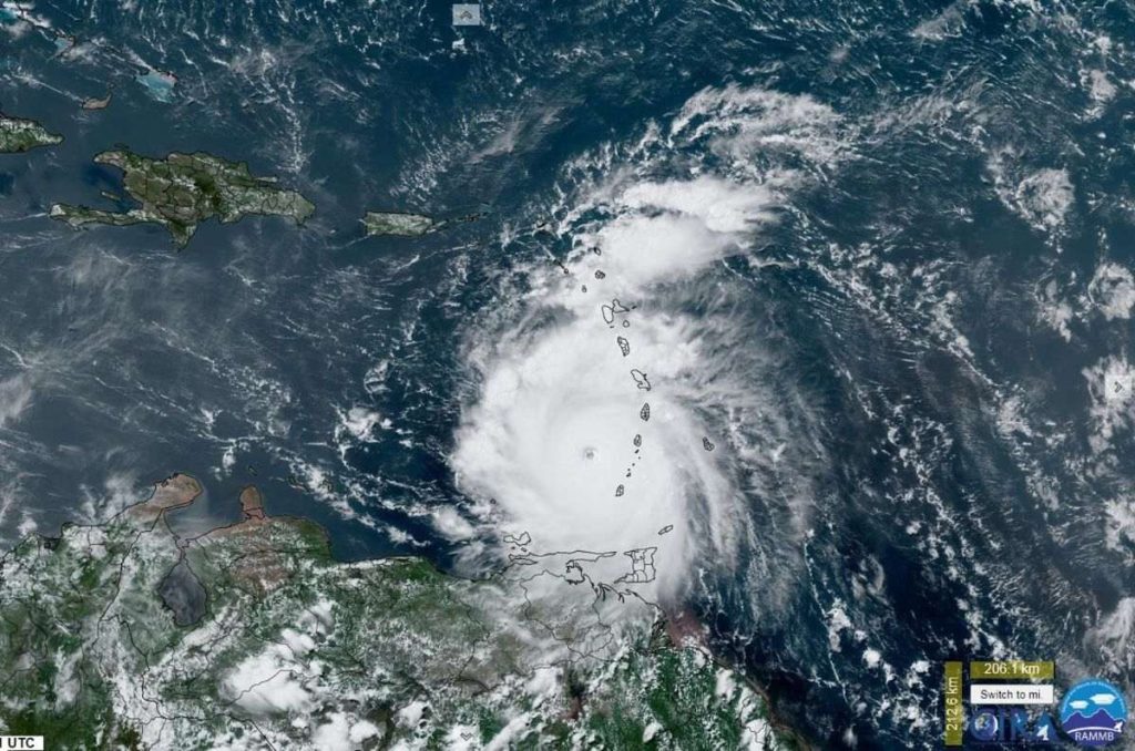 El Servicio Meteorológico Nacional de México anticipó este lunes que el huracán Beryl en el océano Atlántico impactará hasta en dos ocasiones.