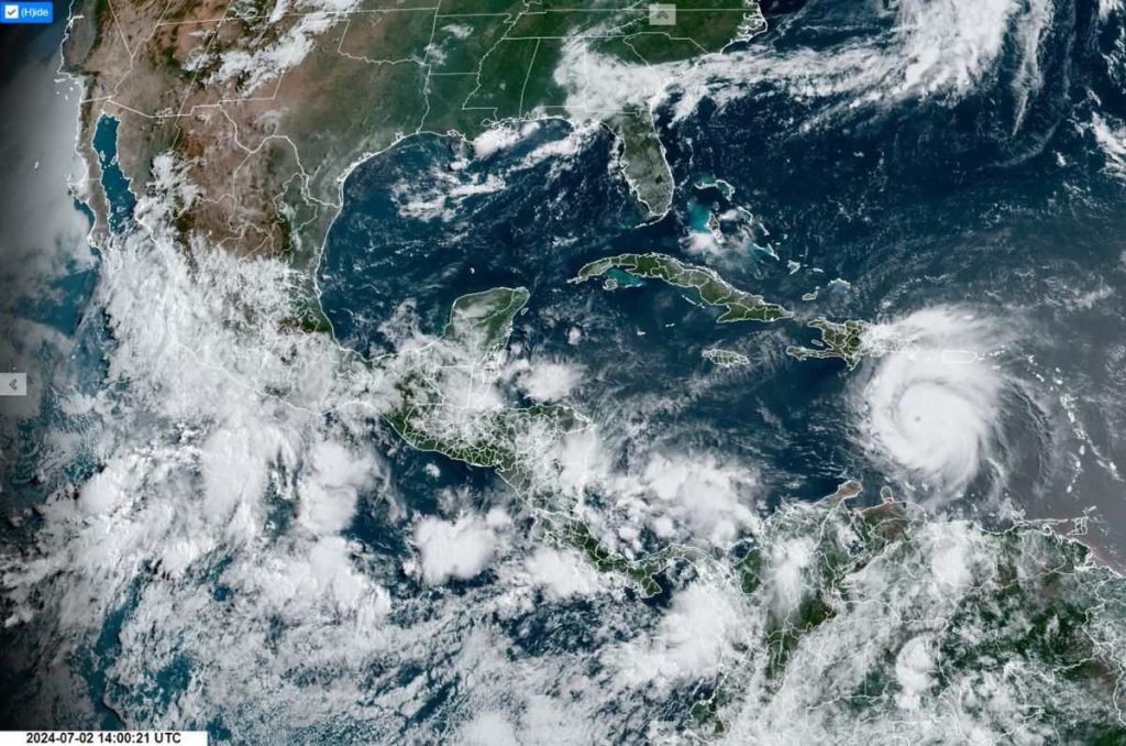 El Huracán Beryl continúa su ruta hacia México, sin embargo ya se debilitó a categoría 2, estos serán los estados afectados.