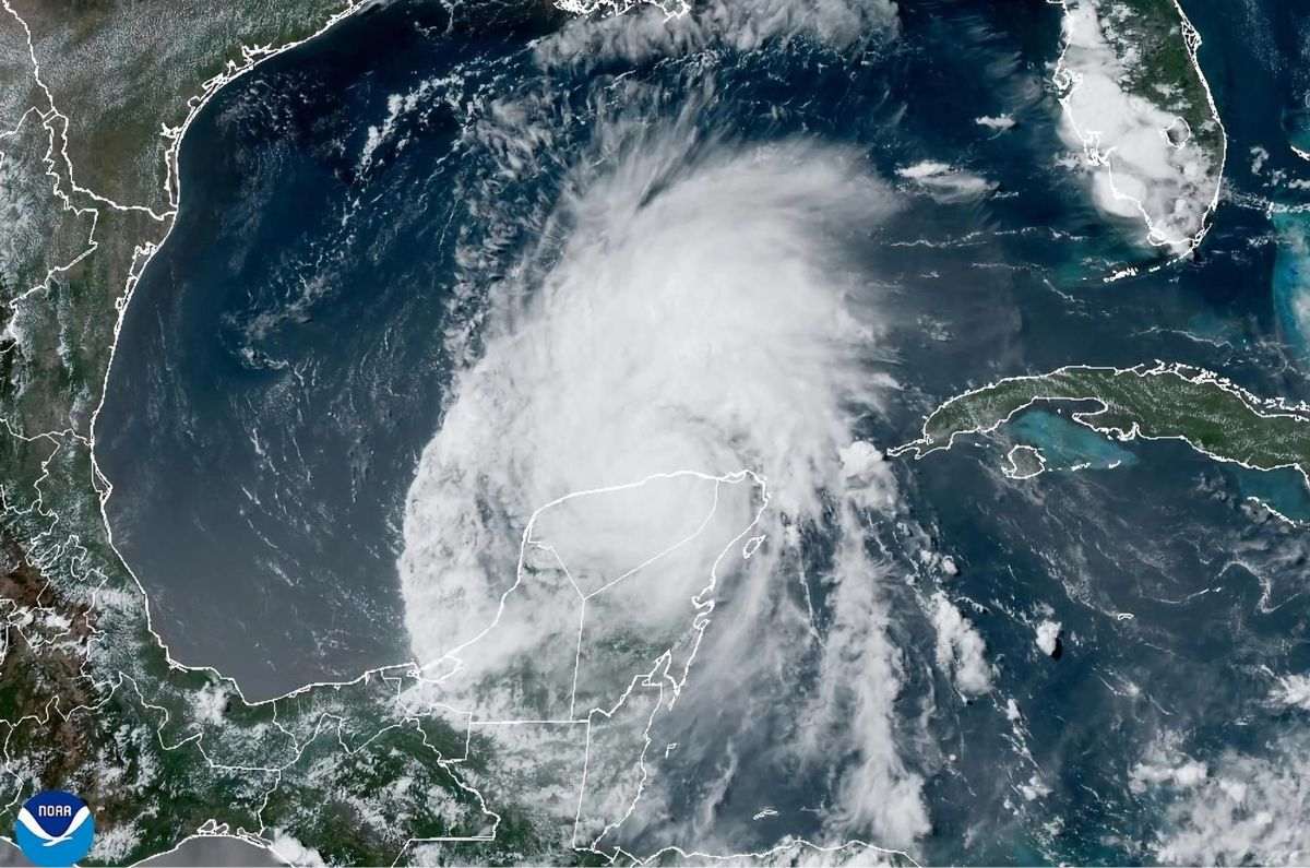 Huracán Beryl se debilita a Tormenta Tropical y se desvía rumbo a Texas; sigue su trayectoria