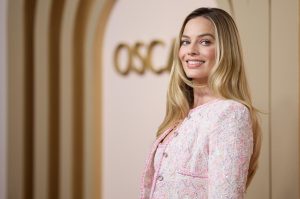 Margot Robbie y su marido Tom Ackerley esperan su primer hijo, según People