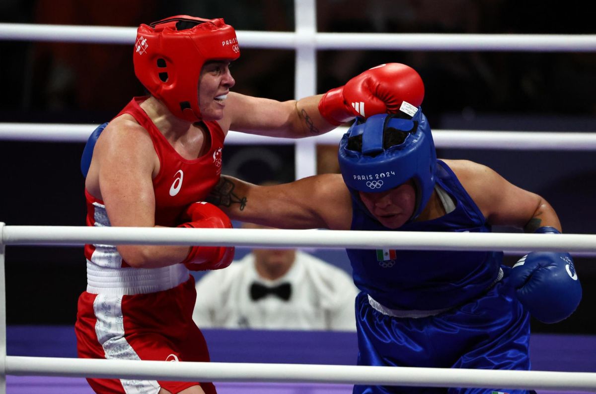 La mexicana Citlalli Vanessa Ortiz no logró avanzar en Juegos Olímpicos de París 2024 tras caer ante la australiana Caitlin Parker en box. / EFE