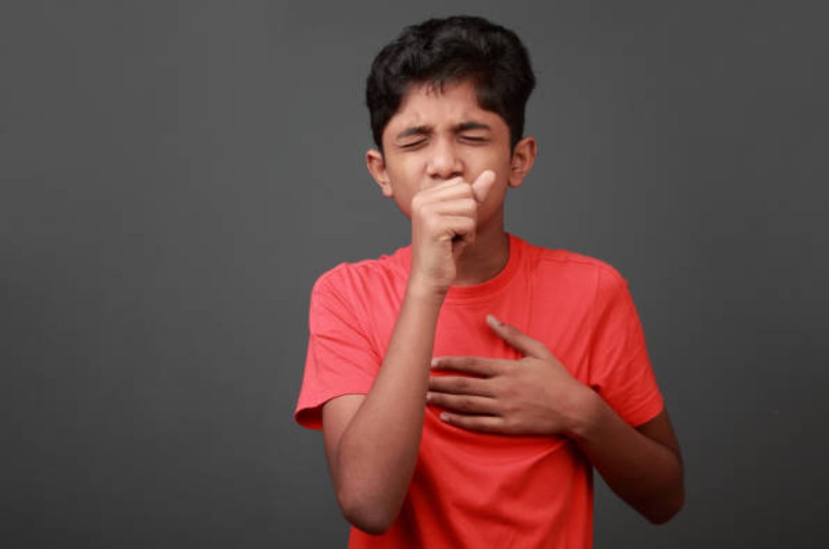 OPS lanza alerta por contagios de tos ferina: ¿Qué es y cómo se contagia?
