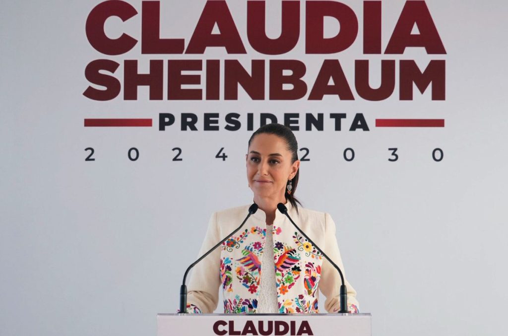 La presidenta electa de México, Claudia Sheinbaum, presentó la iniciativa de reforma constitucional para la no reelección de diputados y senadores.
