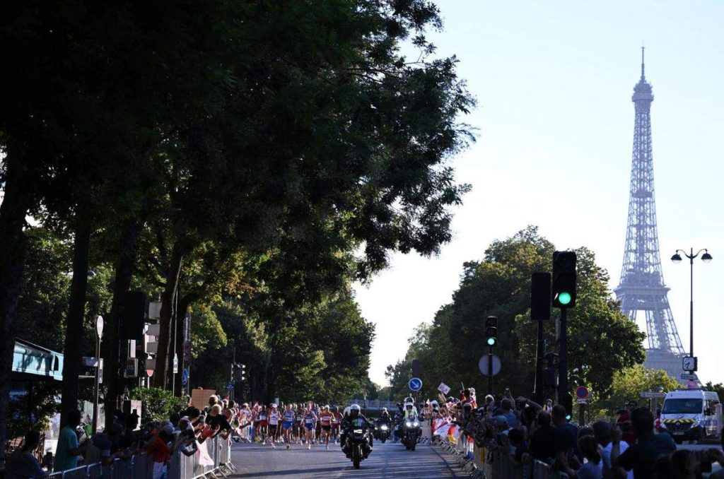 La ceremonia de clausura de los Juegos Olímpicos de París de este domingo enviará "un mensaje muy positivo a todo el mundo", aseguró este sábado la ministra francesa de Deportes, Amélie Oudéa-Castéra.