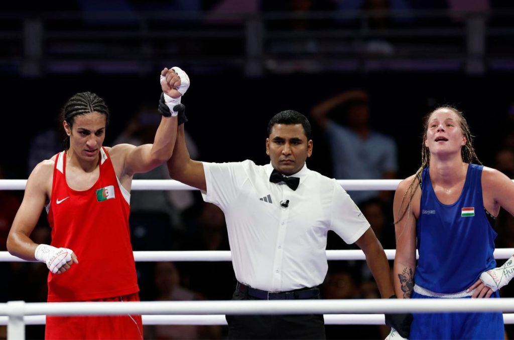 La argelina Imane Khelif se impuso a Lucca Anna Hamori por decisión unánime avanzó; a semifinales en Juegos Olímpicos de París 2024.