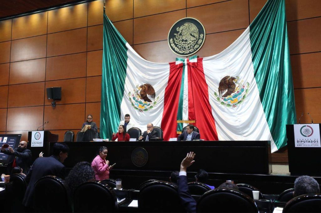 La reforma para desaparecer siete órganos y reguladores autónomos en México se avaló este viernes con el impulso de la mayoría oficialista en la Comisión de Puntos Constitucionales de la Cámara de Diputados.