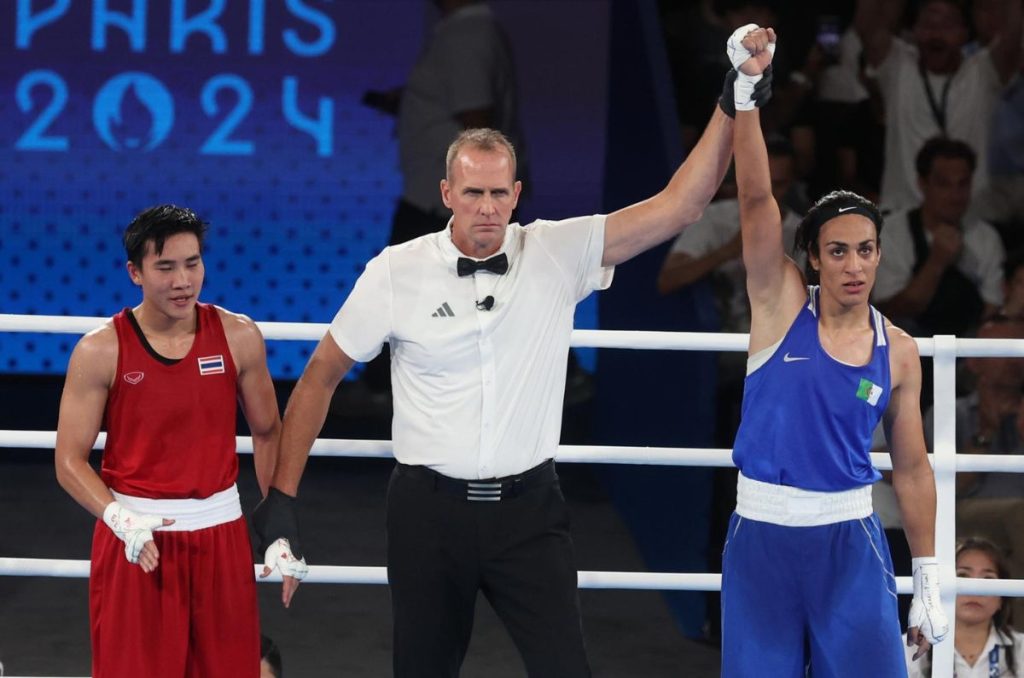 La boxeadora Imane Khelif clasificó a la final olímpica de -66 kilos, al derrotar a la tailandesa Janjaem Suwannapheng por decisión unánime.