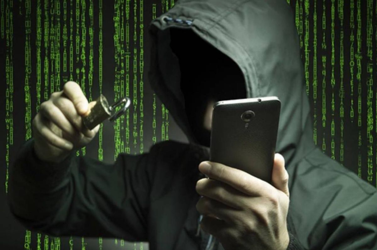 Los hackers ya no atacan las computadoras, ahora van por tu celular