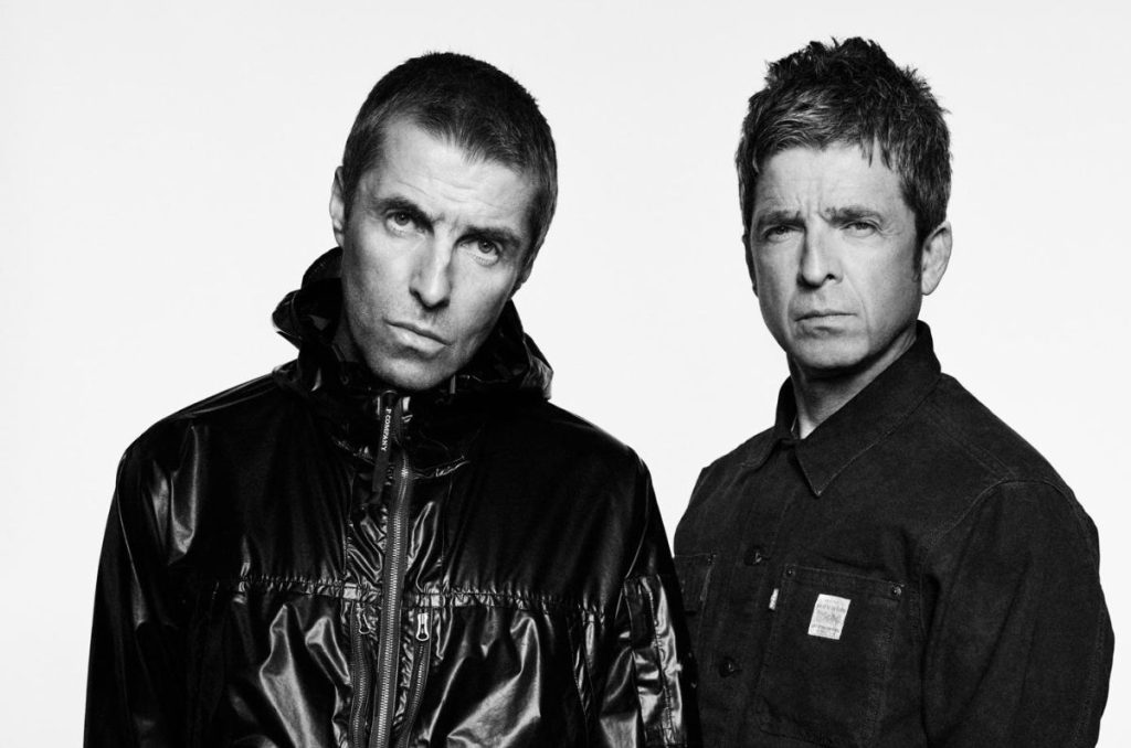 Liam y Noel Gallagher resuelven sus diferencias y alistan el regreso de Oasis a los escenarios.