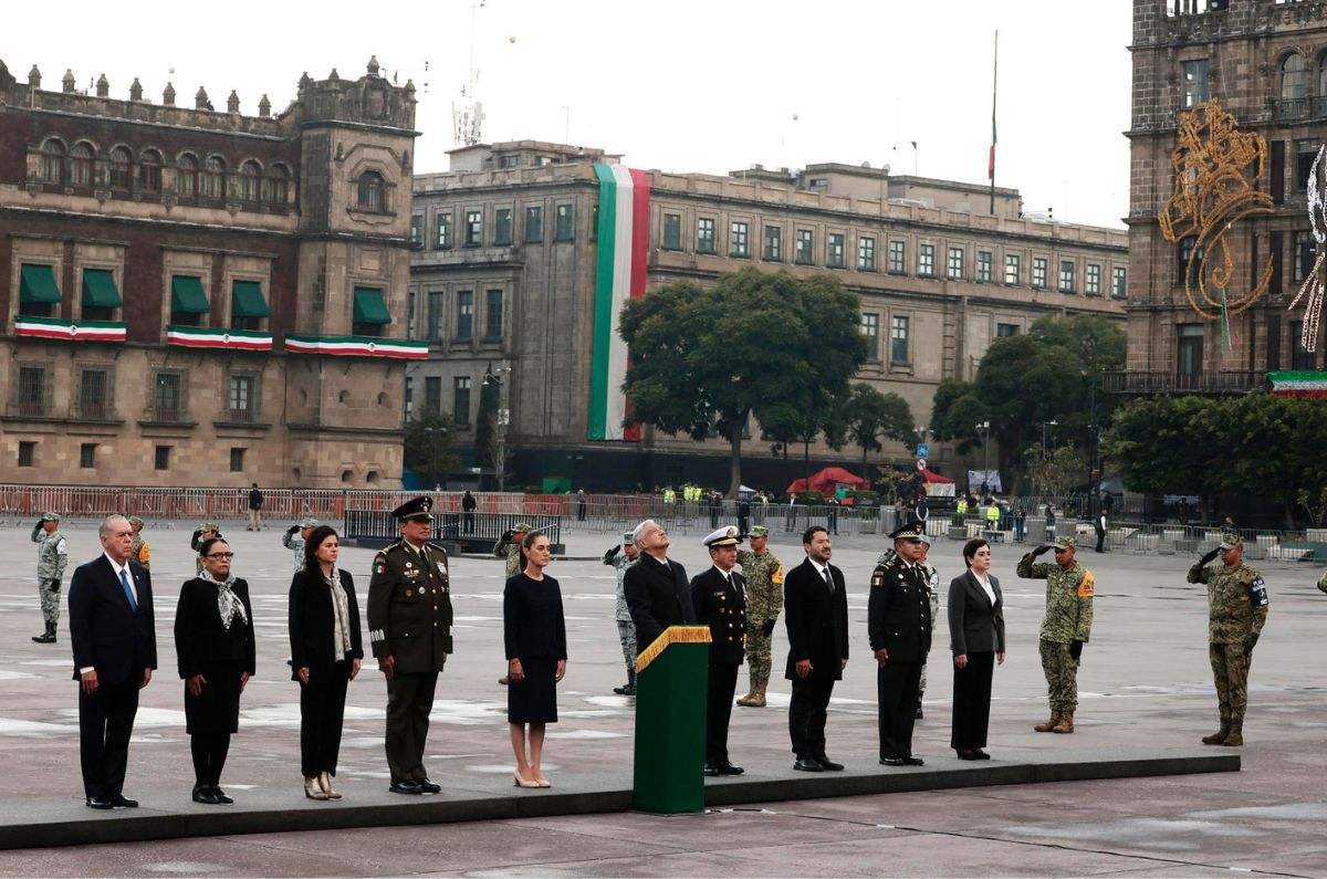 19S: AMLO y Sheinbaum rinden homenaje a víctimas de los sismos del 85 y 2017