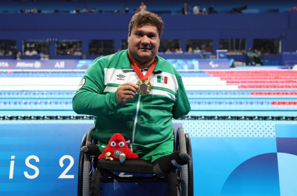 Arnulfo Castorena suma un oro al medallero para México en los Juegos Paralímpicos de París 2024; es su séptima presea en su carrera.