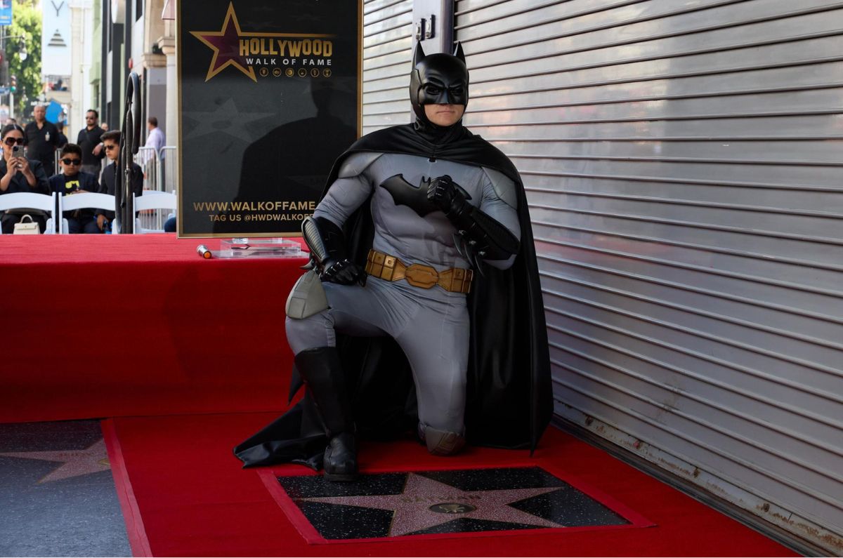 EFE / Batman consiguió un Récord Guiness y una estrella en el Paseo de la Fama de Hollywood en el mismo día; queda inmortalizado su legado.