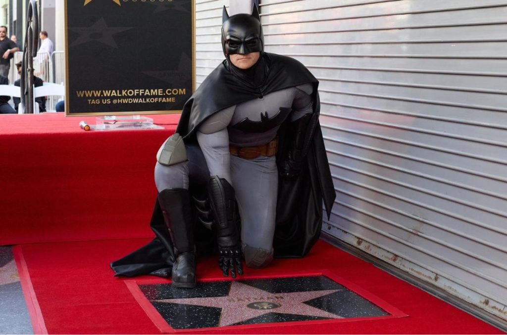 Batman consiguió un Récord Guiness y una estrella en el Paseo de la Fama de Hollywood en el mismo día; queda inmortalizado su legado.