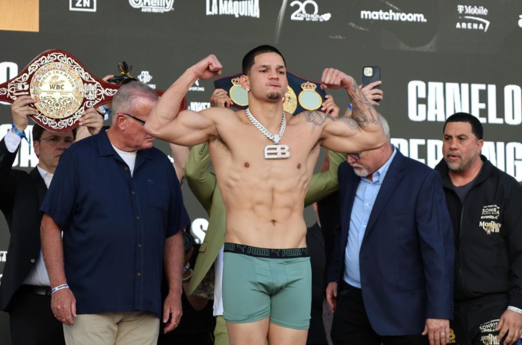 El mexicano Saúl 'Canelo' Álvarez se medirá este sábado ante el puertorriqueño Edgar Berlanga en un combate por títulos supermedianos.