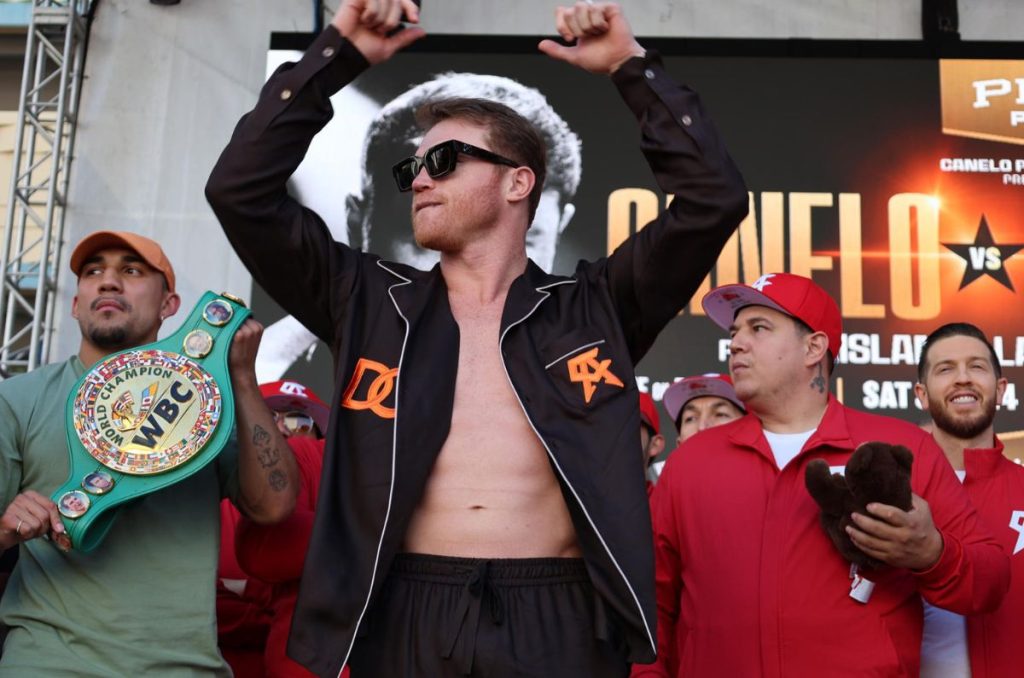 El mexicano Saúl 'Canelo' Álvarez se medirá este sábado ante el puertorriqueño Edgar Berlanga en un combate por títulos supermedianos.