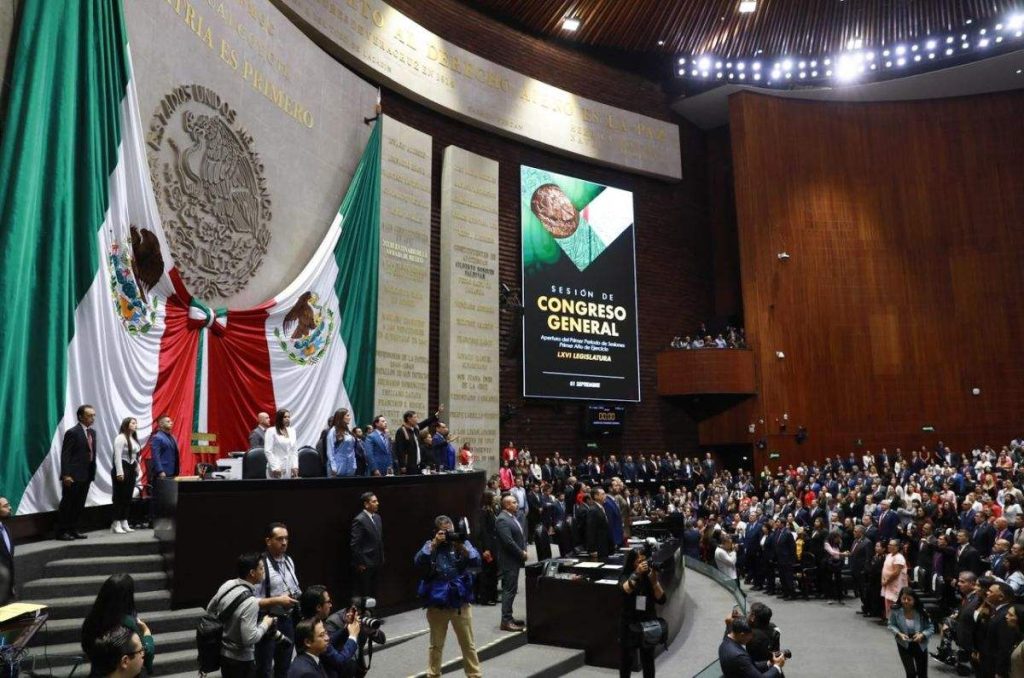 El Congreso de la Unión comenzó el domingo con una nueva legislatura marcada por el último Informe de Gobierno y las nuevas 'supermayorías'.