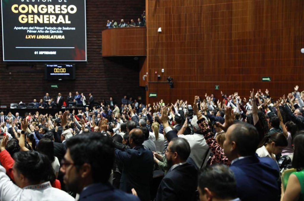 El Congreso de la Unión comenzó el domingo con una nueva legislatura marcada por el último Informe de Gobierno y las nuevas 'supermayorías'.