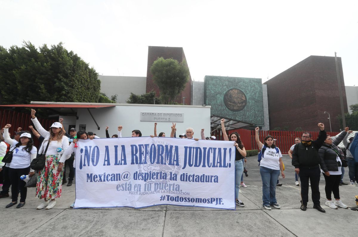 La Cámara de Diputados sesionará en una sede alterna para avalar la reforma judicial ante las protestas de trabajadores del Poder Judicial. / EFE