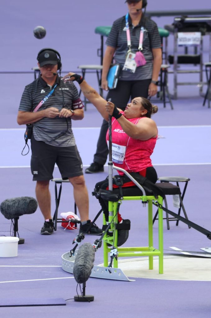 Gloria Zarza consigue la primera medalla de oro para México en los Juegos Paralímpicos de París 2024, en impulso de bala.