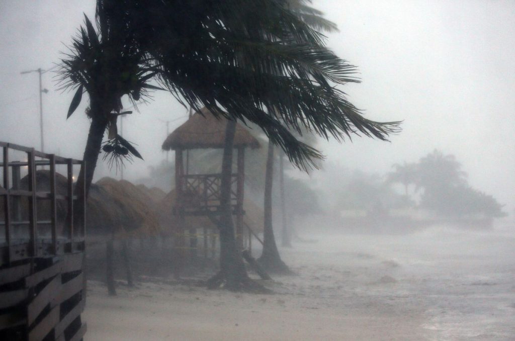 Helene ya es huracán categoría 1 y se dirige hacia las costas mexicanas, conoce a continuación su trayectoria y qué estados activan alerta roja.