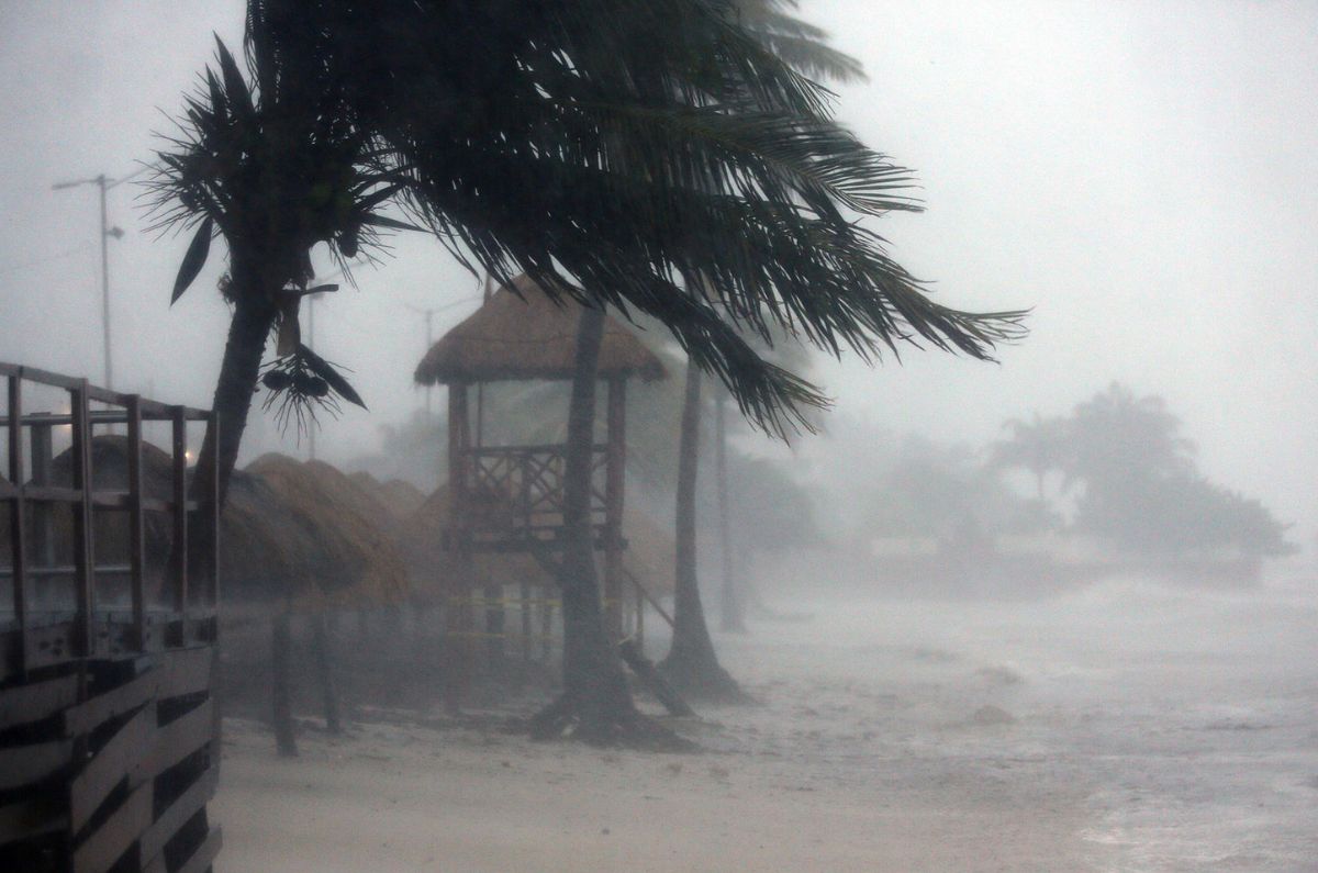 Helene se fortalece a huracán categoría 1; activan alerta roja por impacto en México