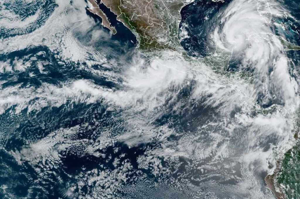 El ciclón John resurgió este miércoles como tormenta tropical y de acuerdo con el Servicio Meteorológico Nacional, impactará de nuevo México.