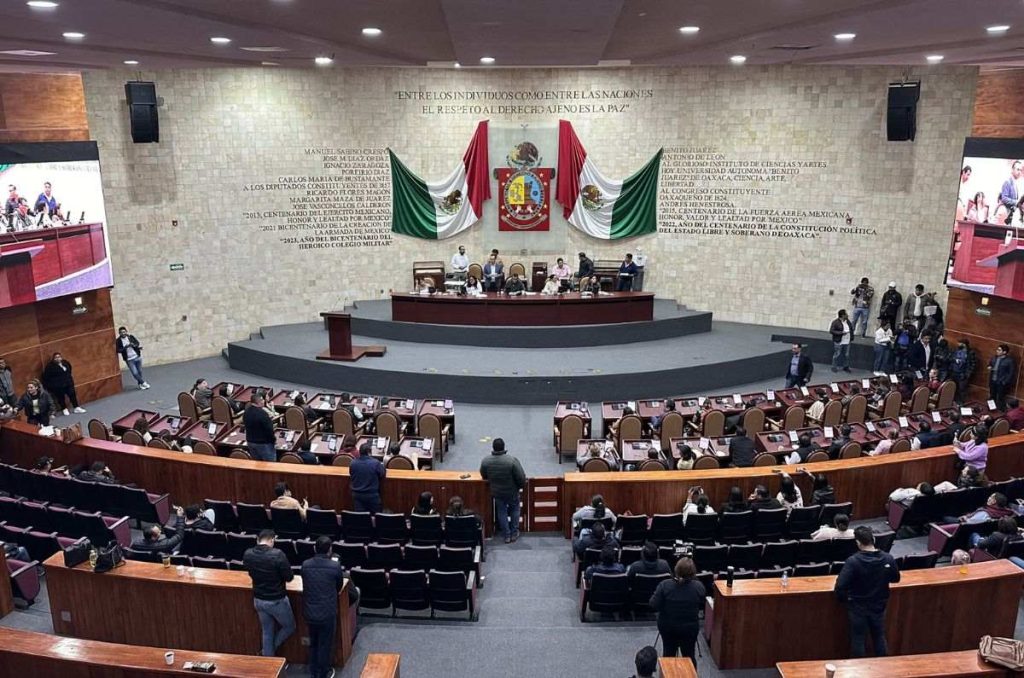 El Congreso de Oaxaca se convirtió este miércoles en el primero de los 32 Congresos locales del país en aprobar la polémica reforma judicial.