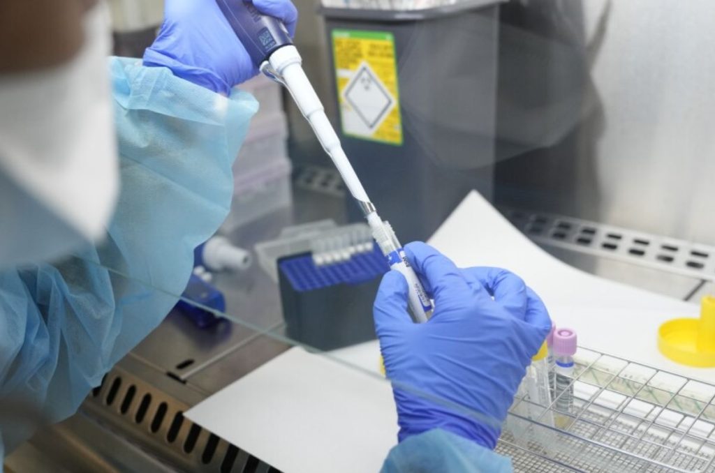 Según la OMS, es probable que se presente una propagación de mpox fuera de África. ¿Hasta qué punto debe preocuparnos el brote?