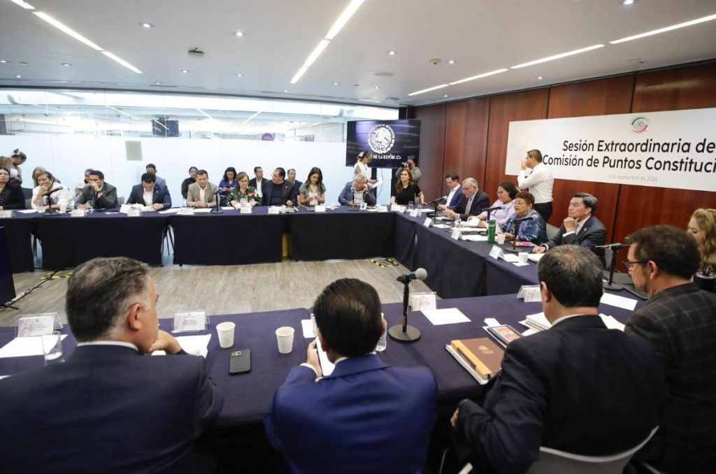 La polémica reforma judicial va a comisiones el domingo y al Pleno del Senado el miércoles, informaron los senadores.