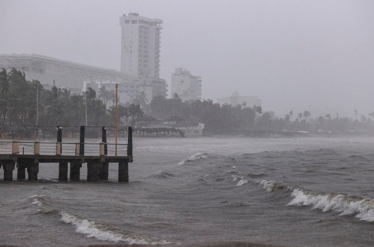 SMN: Tormenta John podría evolucionar a huracán de categoría 1 en las próximas horas