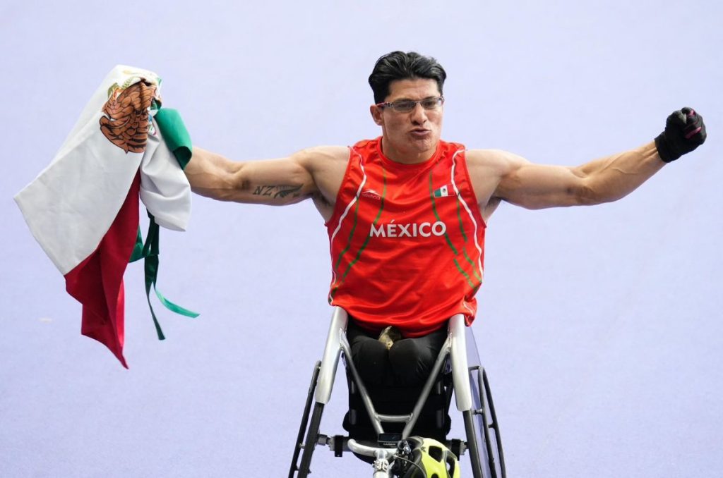 Juan Pablo Cervantes obtiene el tercer oro para México en los Juegos Paralímpicos de París 2024, además de tener el récord continental.