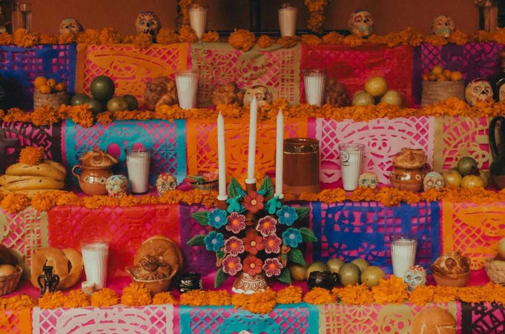 ¿Clases el 1 de noviembre? La SEP confirma que las escuelas funcionarán con normalidad, aunque se realizarán actividades culturales por el Día de Muertos.