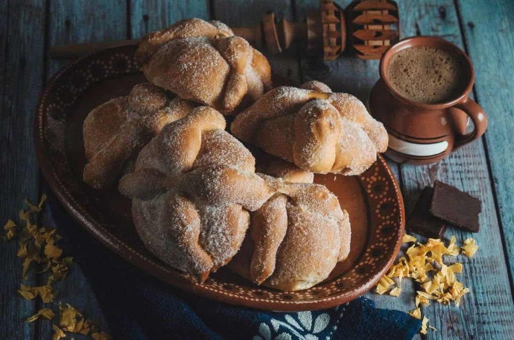 ¡Con mi vicio, no! IMSS revela cuantas calorías hay en una pieza de pan de muerto e informa cuánto es la cantidad recomendada para consumir.