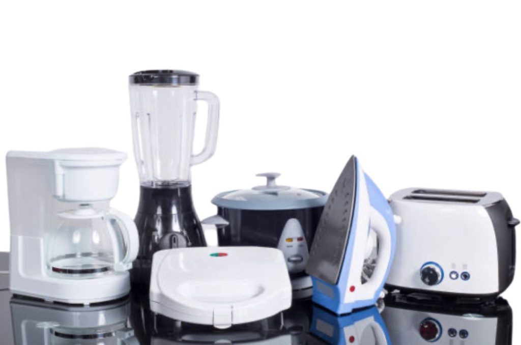 ¡Toma nota! Estos son los 10 aparatos eléctricos que debes desconectar cada noche de tu casa para ahorrar energía, según CFE.