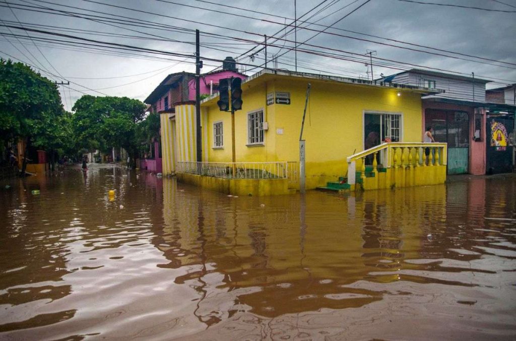 Más de 200 mil damnificados, miles de viviendas afectadas, inundaciones y pérdidas humanas fue el saldo que dejó el huracán John en México.