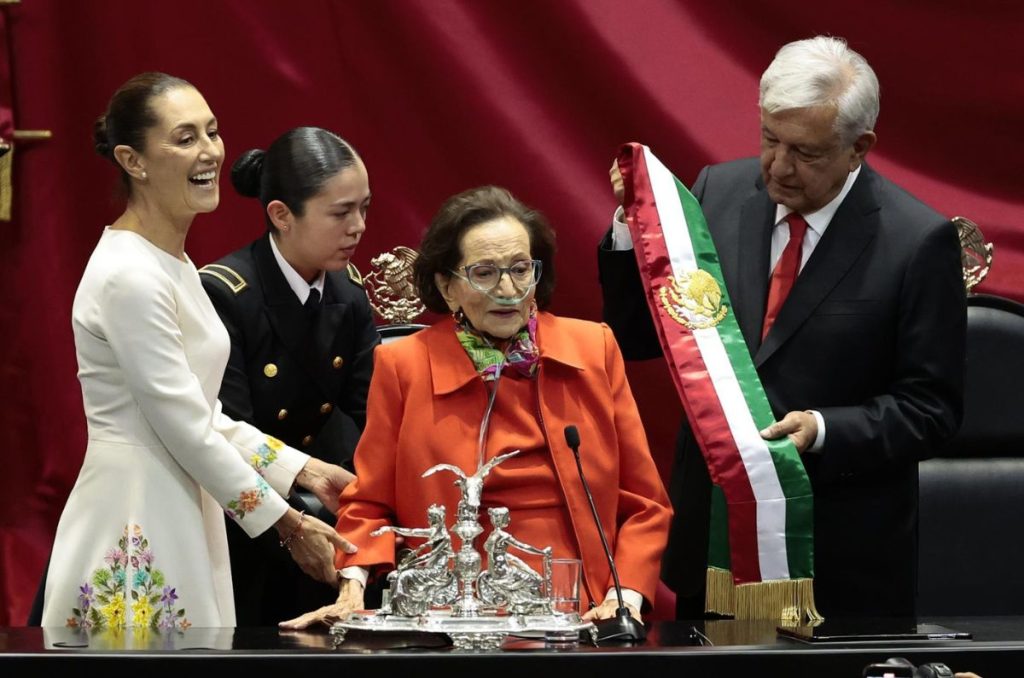 La presidenta de la Cámara de Diputados, Ifigenia Martínez, murió este sábado a los 94 años, informó la presidenta Claudia Sheinbaum.