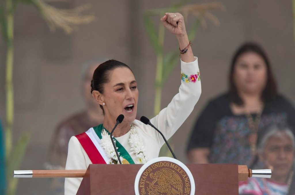 La presidenta Claudia Sheinbaum presentó ante miles de simpatizantes en el Zócalo capitalino su plan de Gobierno.